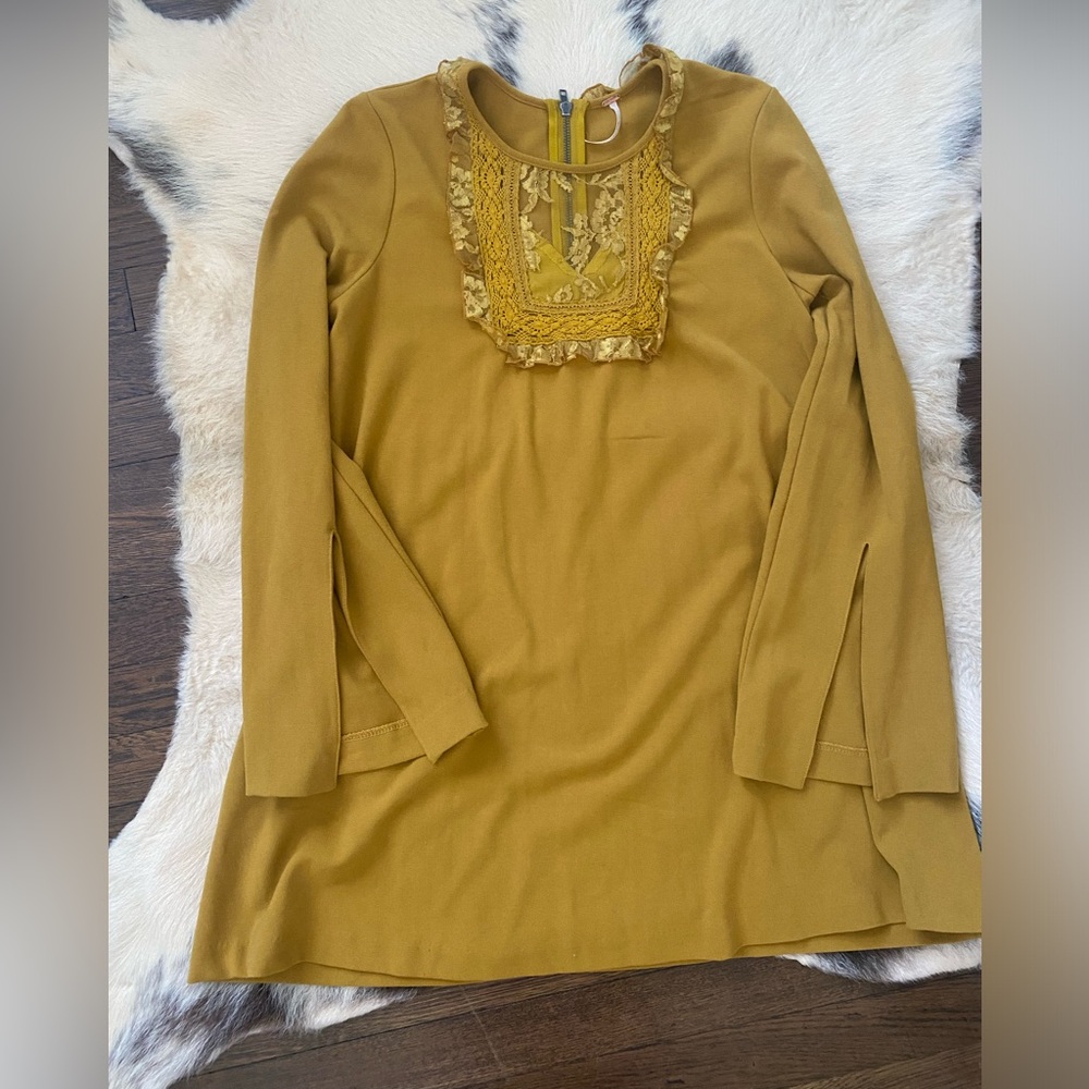 Mini dress with split sleeves and lace detail